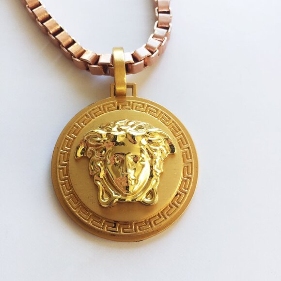 *SOLD* Vintage Versace Medusa XL Heavy Thick Pendant Necklace Made in Italy - Picture 3 of 7